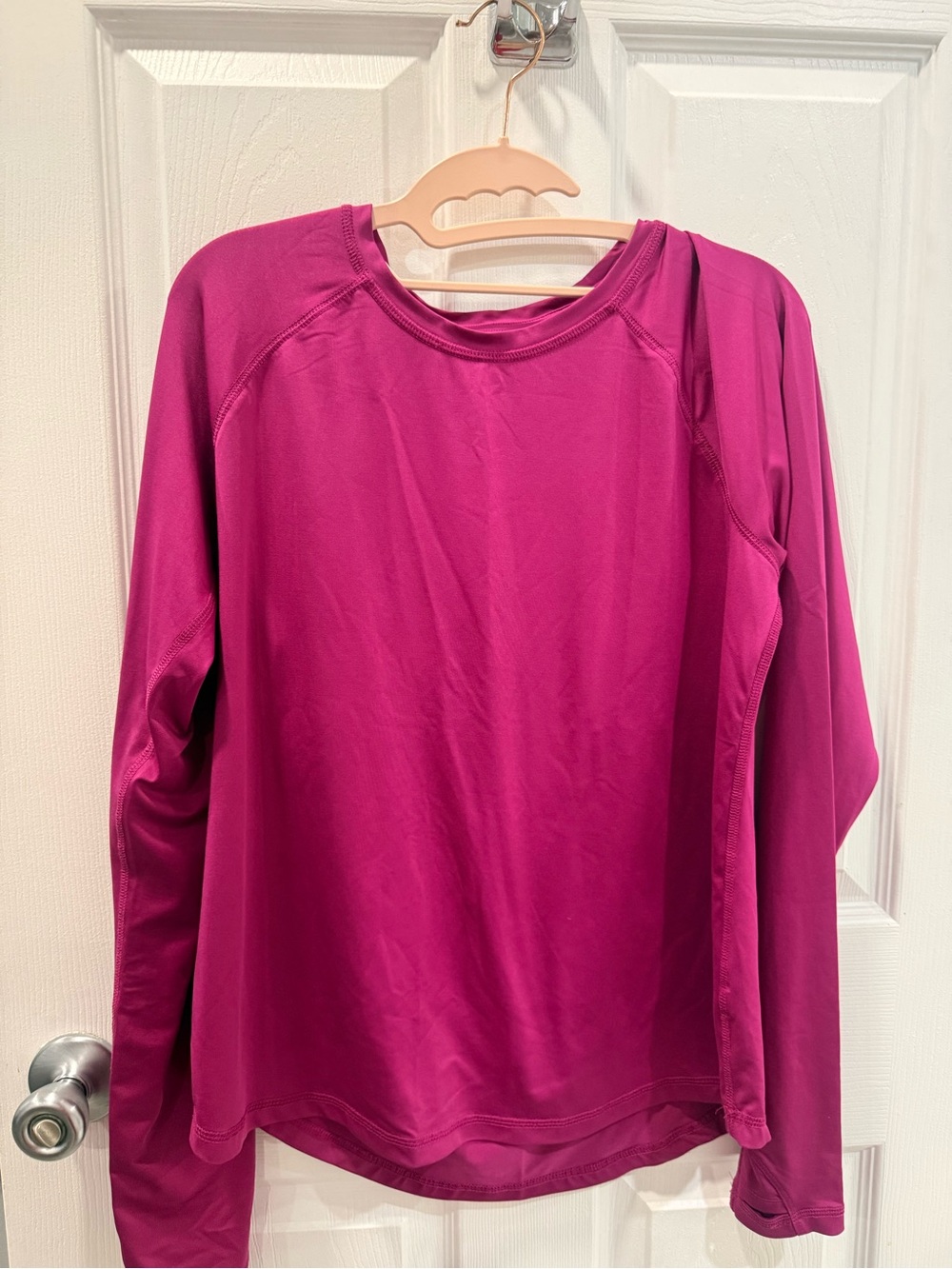 Long-Sleeve Women's Performance Top in Magenta